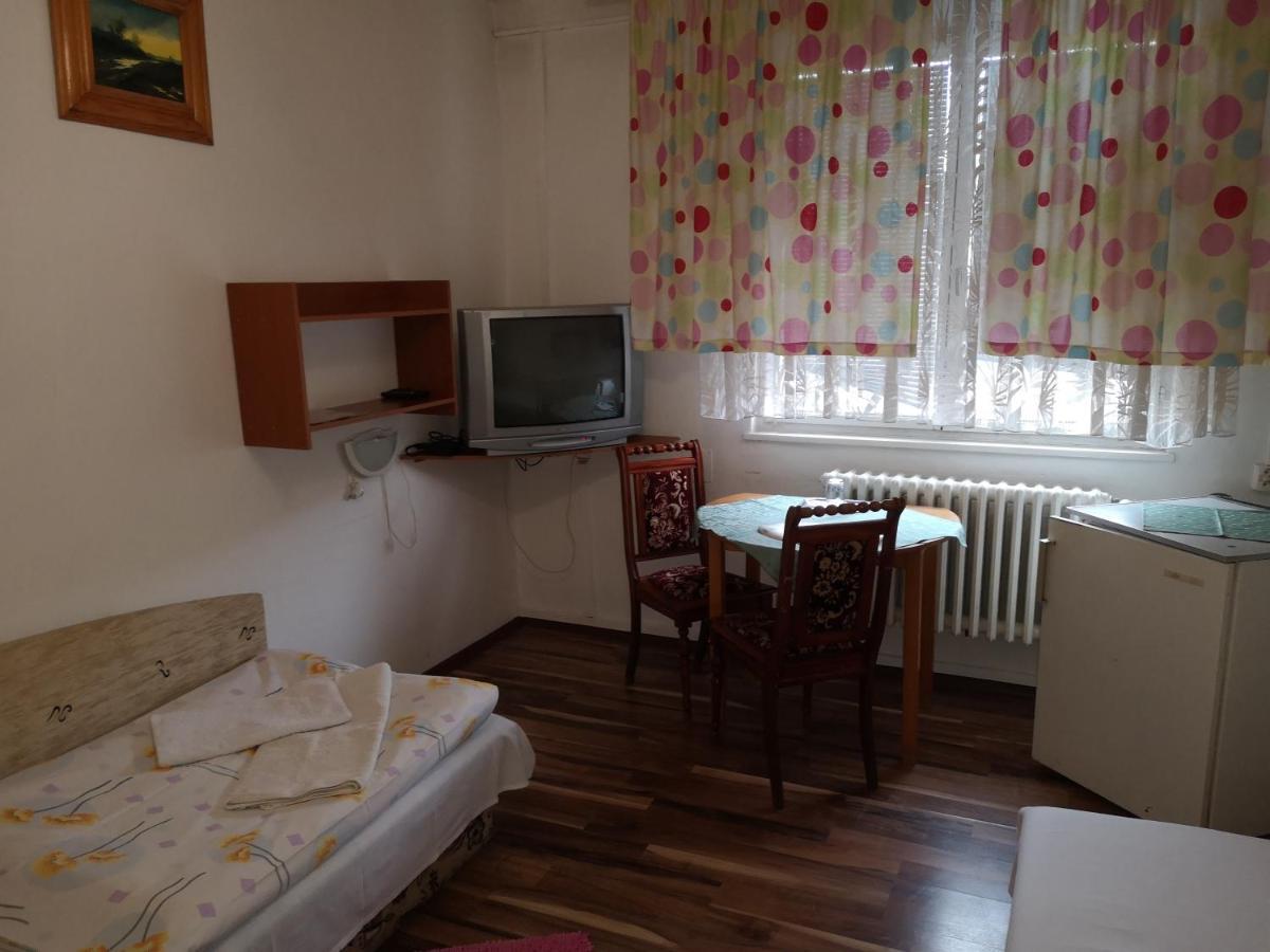 Biela Labut Hotell Michalovce Eksteriør bilde