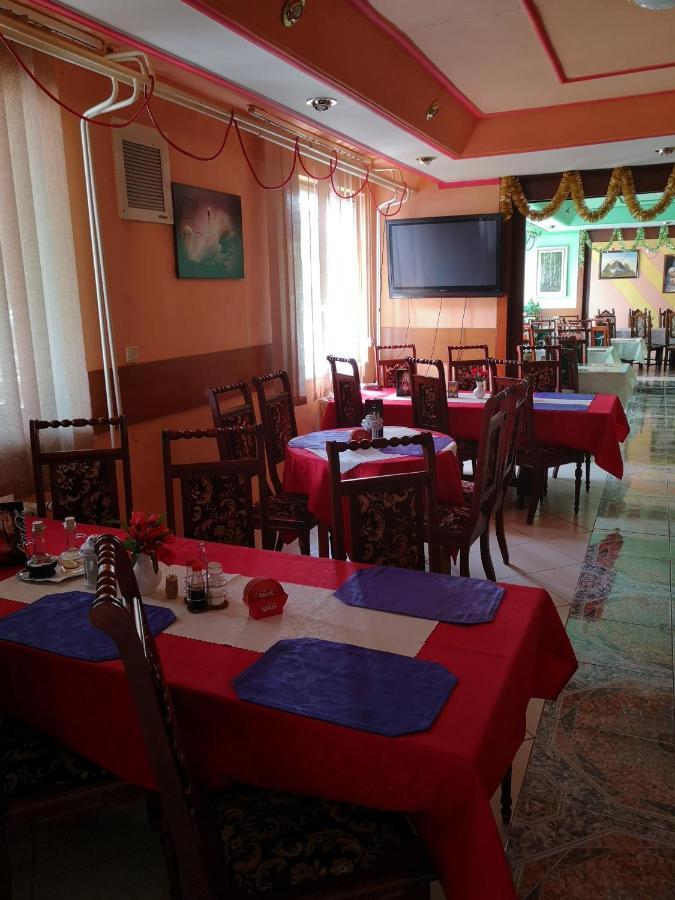 Biela Labut Hotell Michalovce Eksteriør bilde